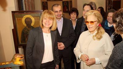 Sylvie Vartan is among the largest individual donors to Sofia