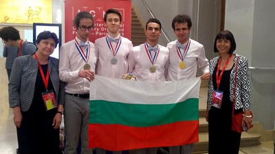 Четирима млади български химици = четири медала от олимпиадата в Париж!