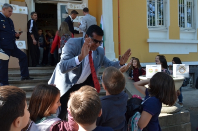 Foundation &quot;I Love BG&quot; and BCCBI organized presents for Traffic Policemen from the children of Bulgaria